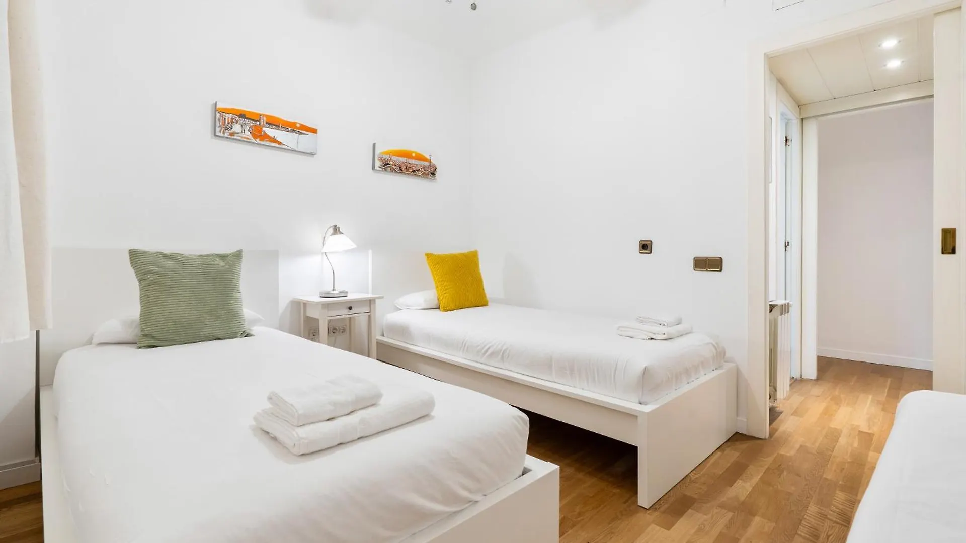 Plaza Espanya Apartment Barcelona 0*,  Espanha